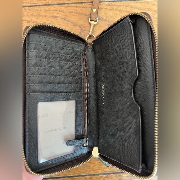 Jet Set Signature Logo Smartphone Wristlet Brown - Picture 5 of 7